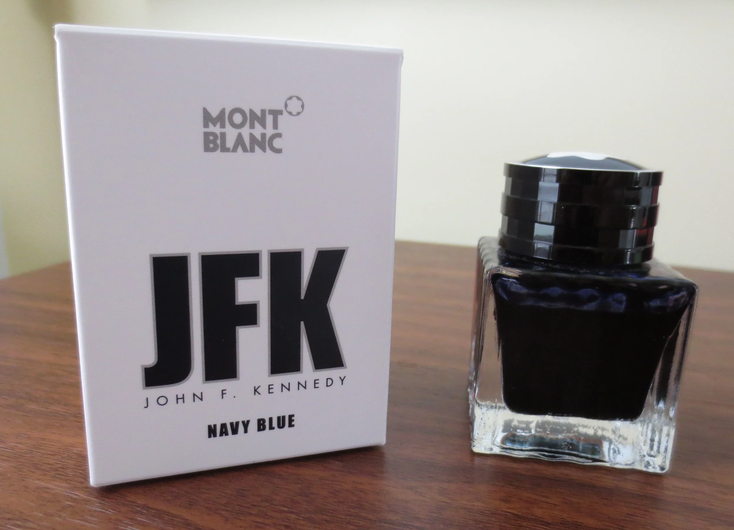 Ink Review: Montblanc JFK Navy Blue — The Gentleman Stationer Ink Review: Montblanc JFK Navy Blue — The Gentleman Stationer
